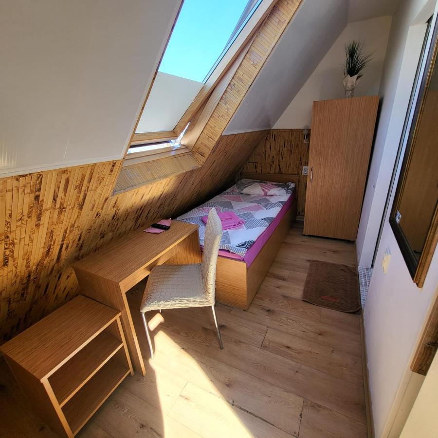Pension Haus Baron 1 Neckarau マンハイム エクステリア 写真