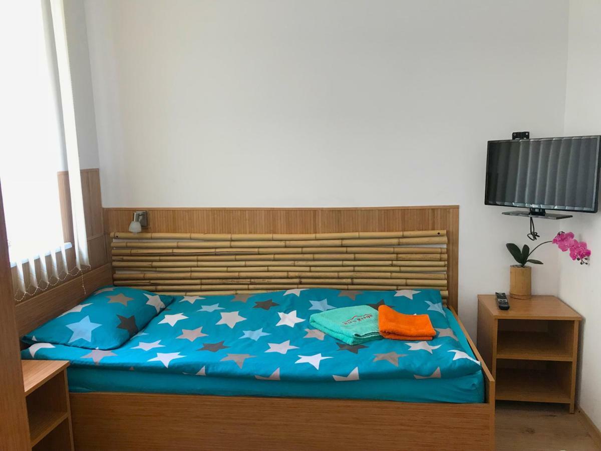 Pension Haus Baron 1 Neckarau マンハイム エクステリア 写真